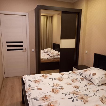 Grigol'S Apartament Tbilisi Bagian luar foto