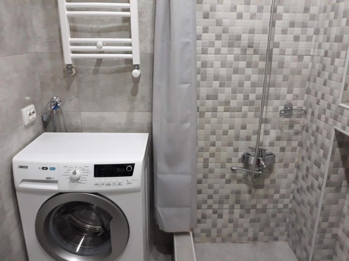 Grigol'S Apartament Tbilisi Bagian luar foto