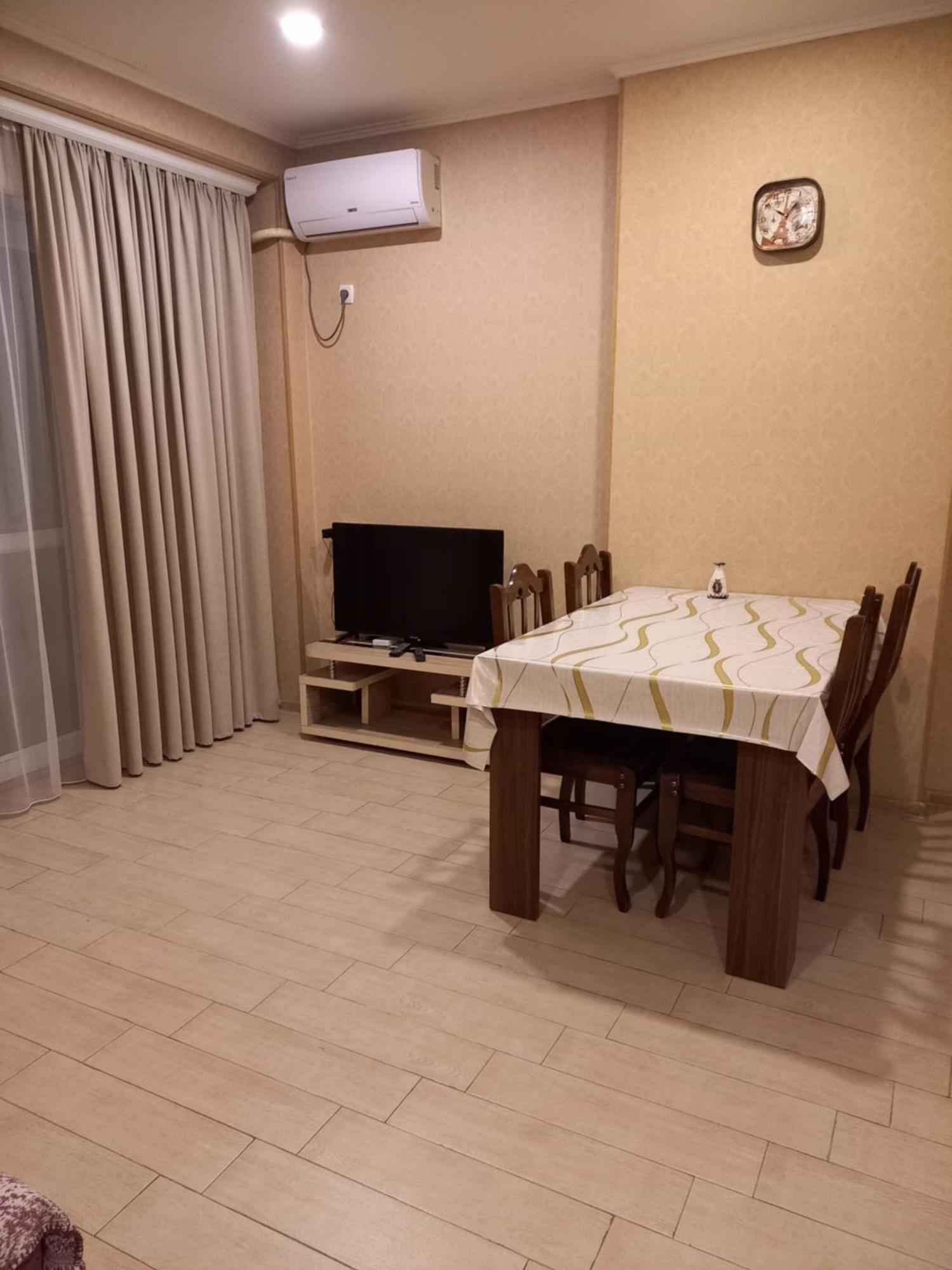 Grigol'S Apartament Tbilisi Bagian luar foto